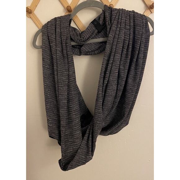 Lululemon Scarf Unisex OS Black Gray Vinyasa Strip Snap Rule Infinity - Picture 2 of 6